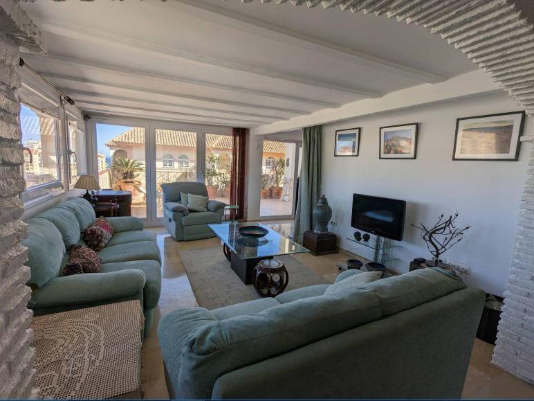 Sea View Penthouse Apartment Фуeнхирола Екстериор снимка