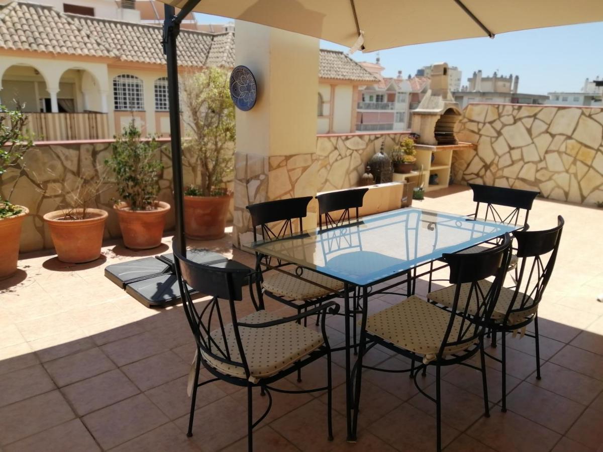 Sea View Penthouse Apartment Фуeнхирола Екстериор снимка