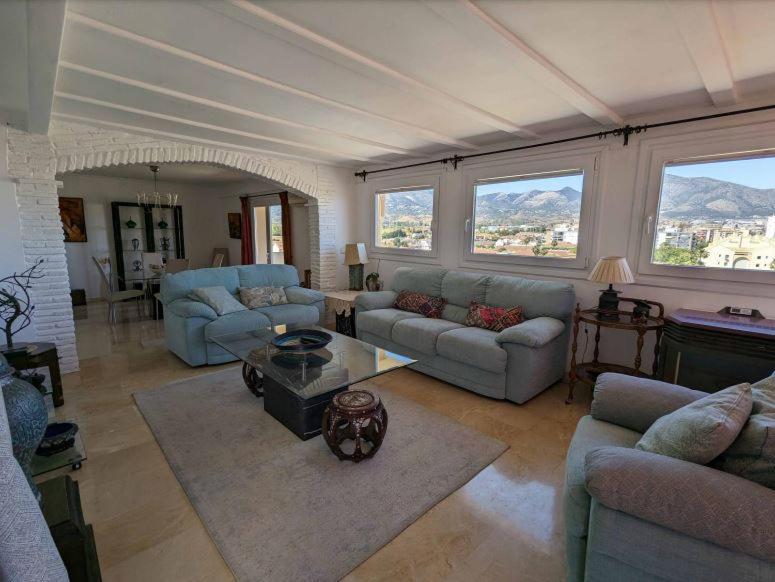 Sea View Penthouse Apartment Фуeнхирола Екстериор снимка